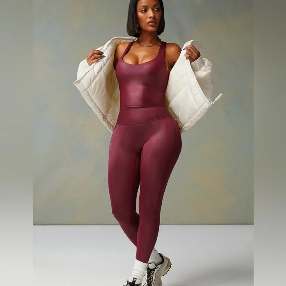 Fabletic Anywhere Shine Built-In Bra Tank - Picture 3 of 9